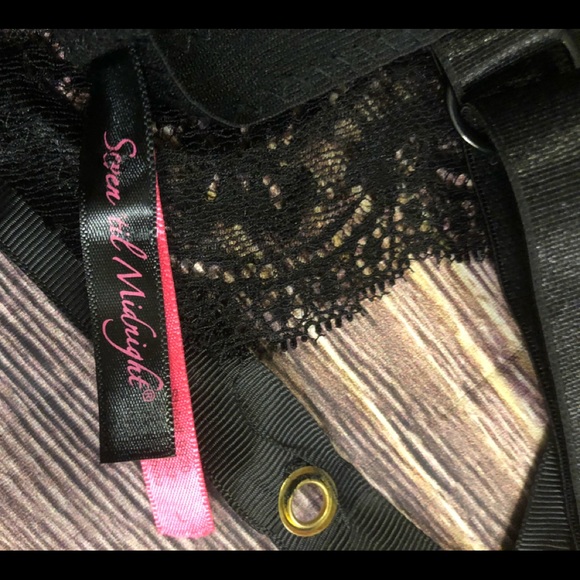 NWT Seven ‘til Midnight Shadow stripe & lace Chemise Grommet detail Lace up Sz L - Picture 8 of 12